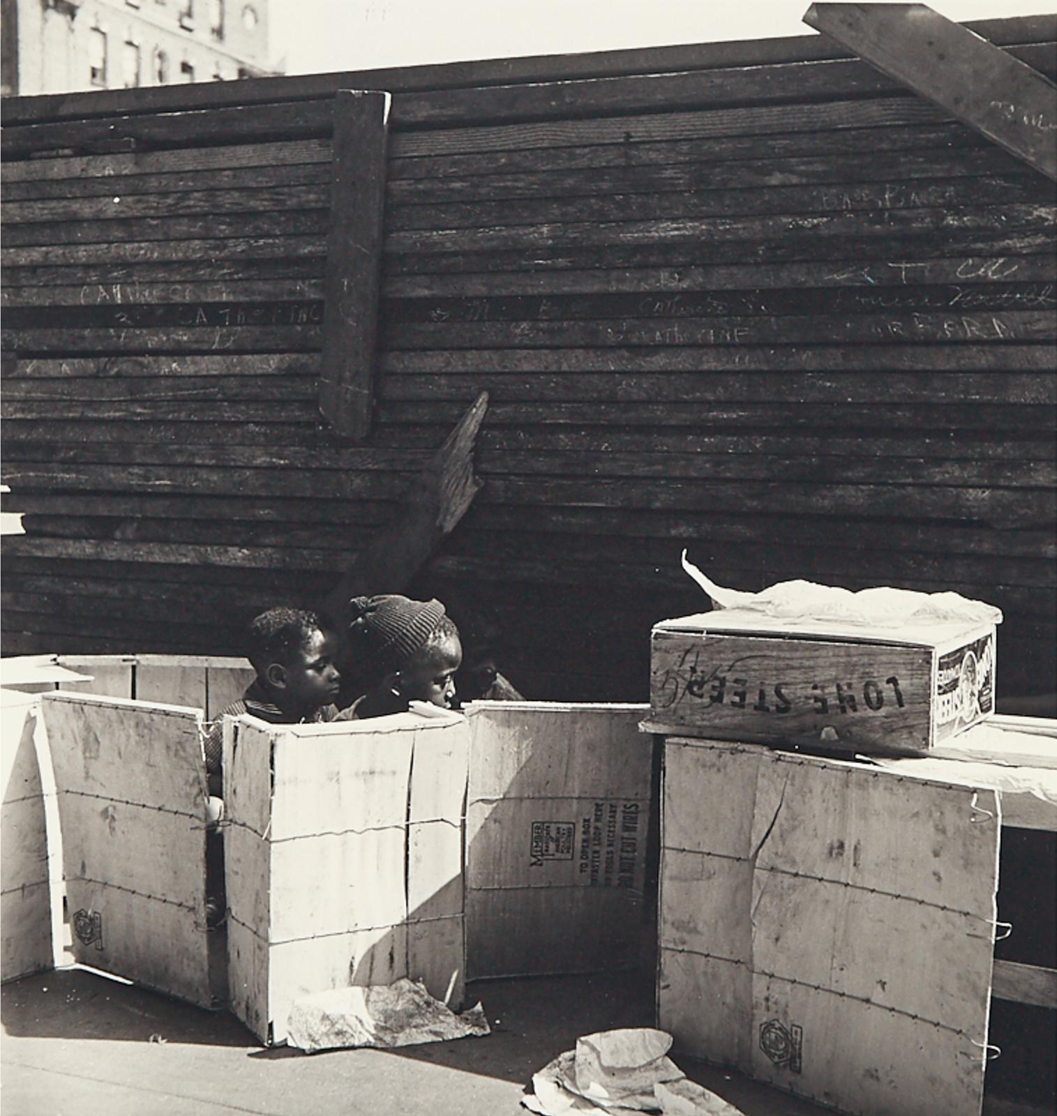 Aaron Siskind (1903-1991) - MCB (HARLEM), 1940