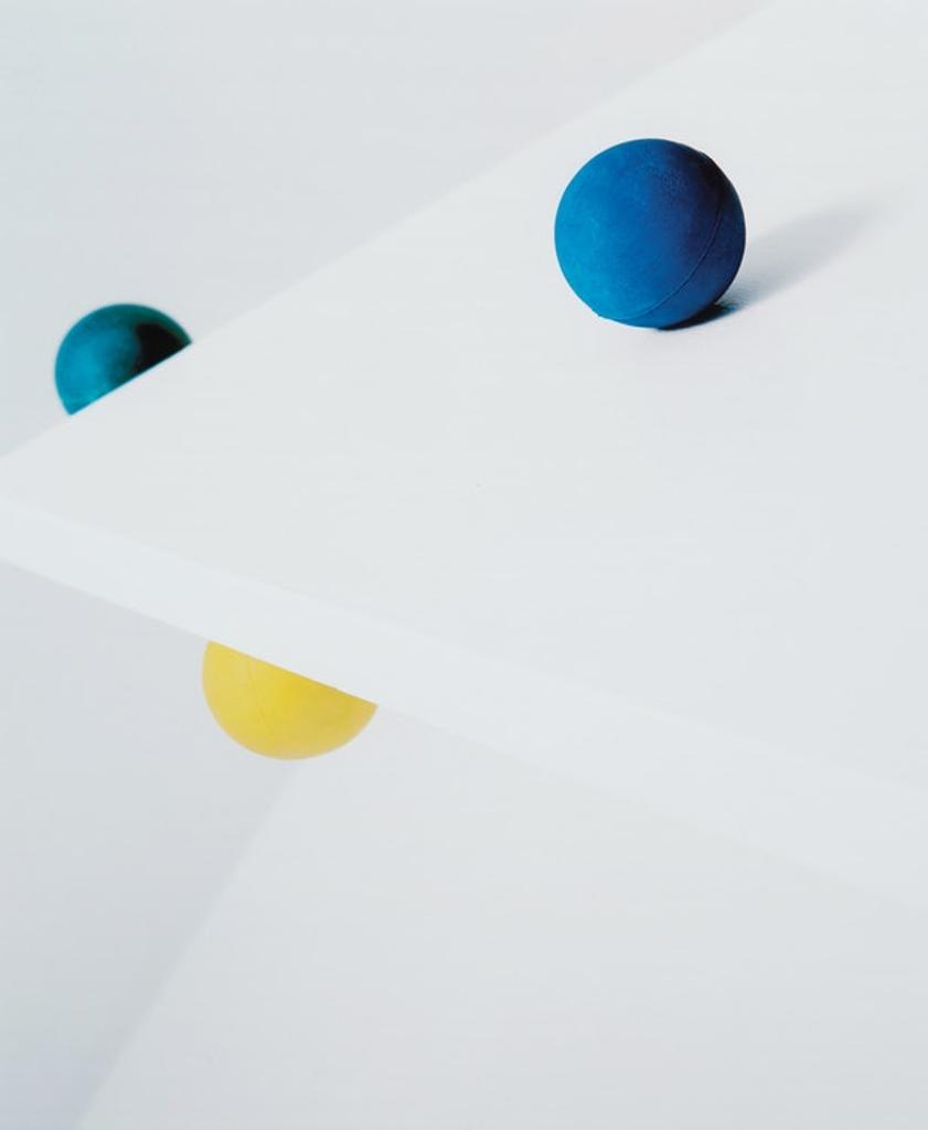 Jessica Eaton (1977) - Spatial Relation 27 (2009)