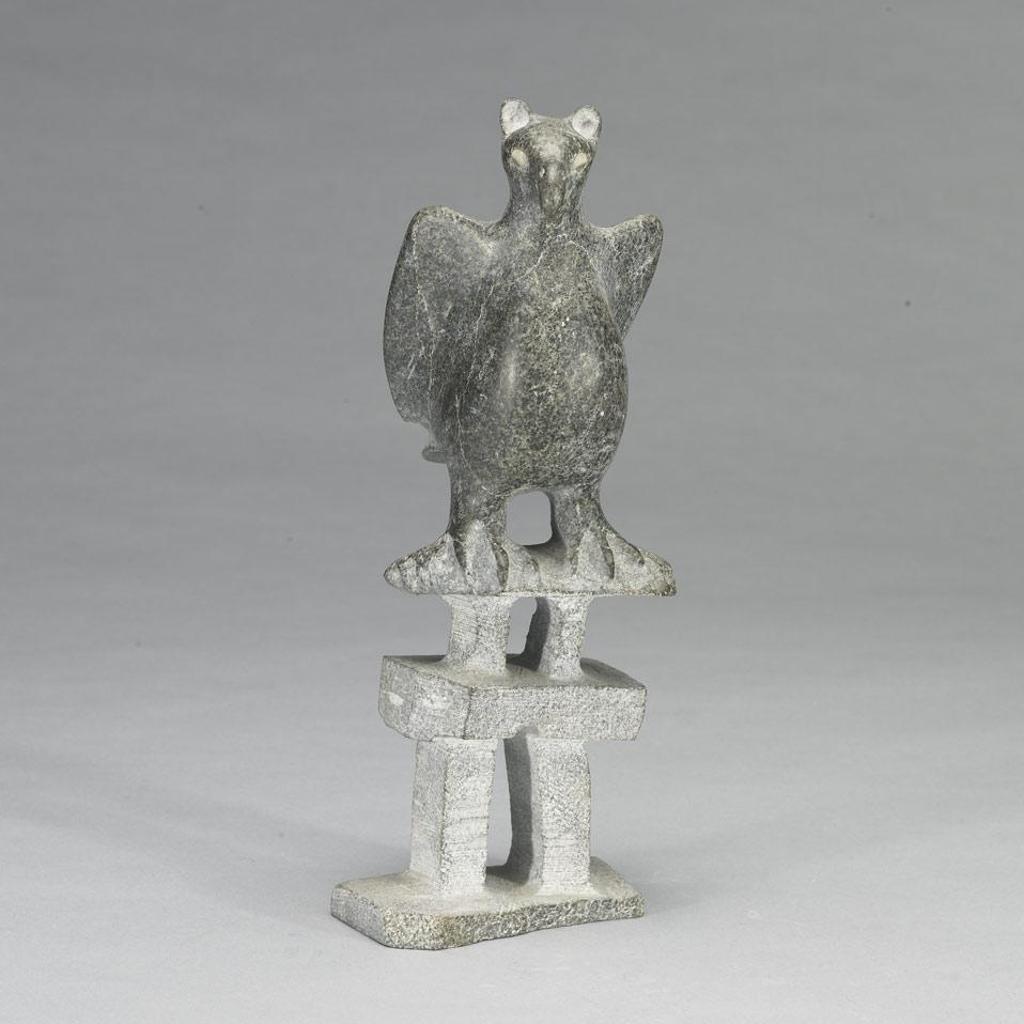 Josiah Nuilaalik (1928-2005) - Bird On Inukshuk