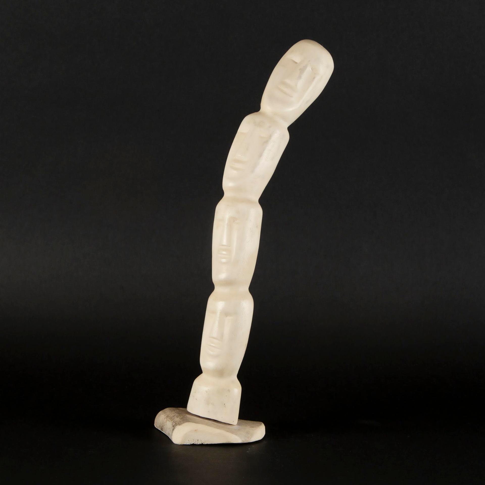 Joy Kiluvigyuak Hallauk (1940-2000) - Totem