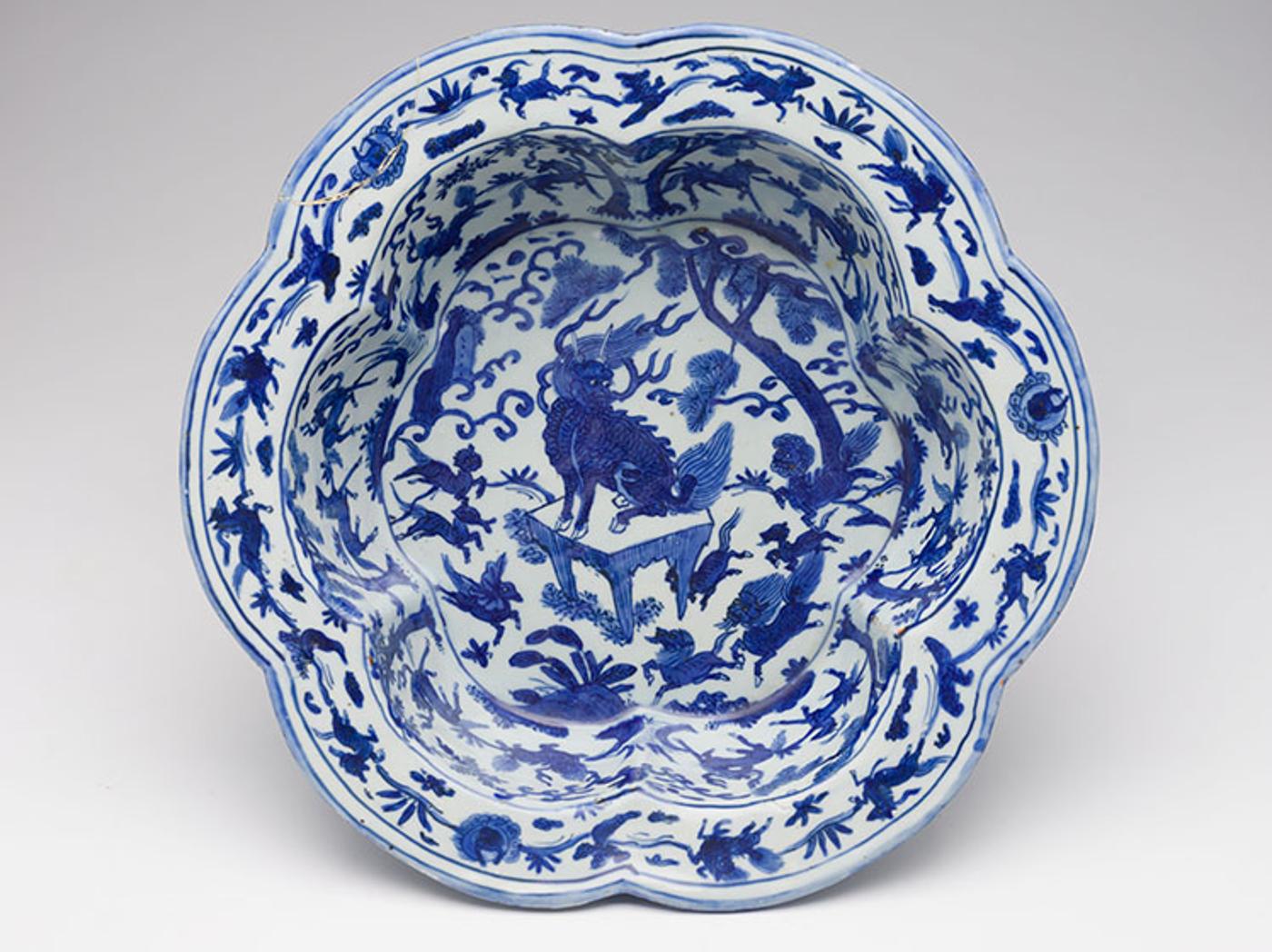 Chinese Art - A Very Rare Chinese Blue and White ‘Mythical Beast’ Hexafoil Basin, Wanli Mark and Period (1572-1620)