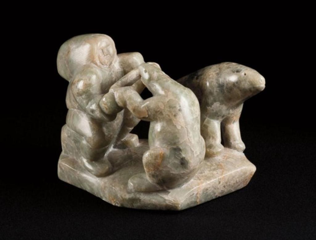 Miriam Anguttiklak - Feeding bears