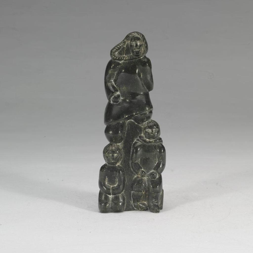 Martha Coronik Akoomalik - Mother And Children Totem
