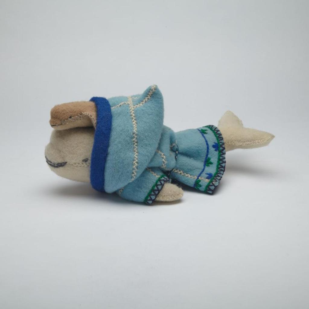 Annie Uttukikuluk Saittuq (1919) - Packing Beluga Whale