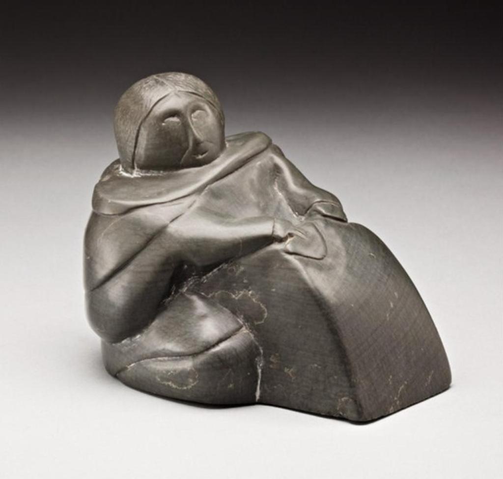 Elizabeth Kudlu (1910) - Kuujjuaraapik, Kneeling woman scraping a skin, circa 1970