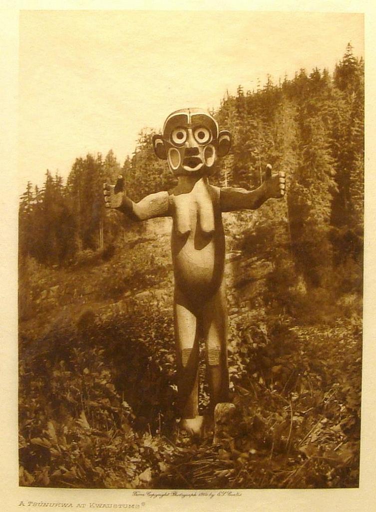 Edward Sherrif Curtis (1868-1952) - A Tsunukwa at Kwaustums