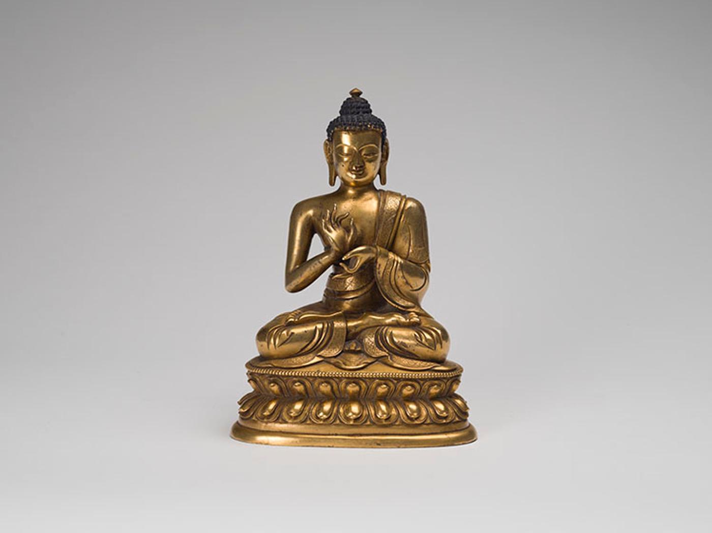 Chinese Art - An Impressive Sino-Tibetan Gilt Bronze Seated Figure of Buddha Shakyamuni, 18th Century