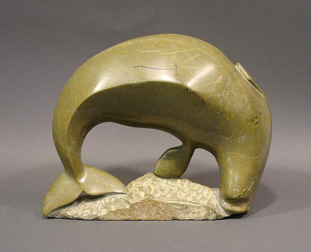 Mosesie Kolola (1930-1985) - Lake Harbour a large serpentine carving of a beluga whale