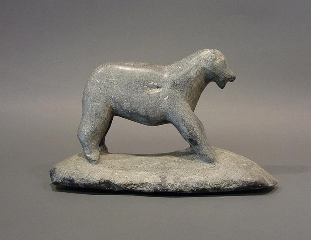 Tuna Iquliq (1935-2015) - Lake a grey soapstone