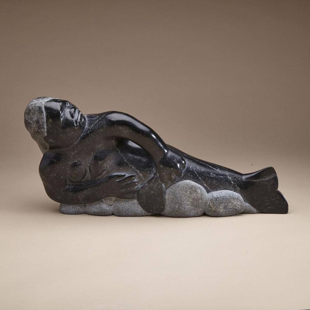 Simeonie Ohaituk (1941) - Reclined Sedna Holding A Seal Flipper