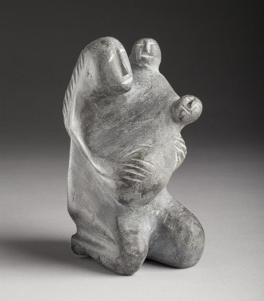 Elizabeth Nutaraaluk Aulatjut (1914-2002) - Mother and Children
