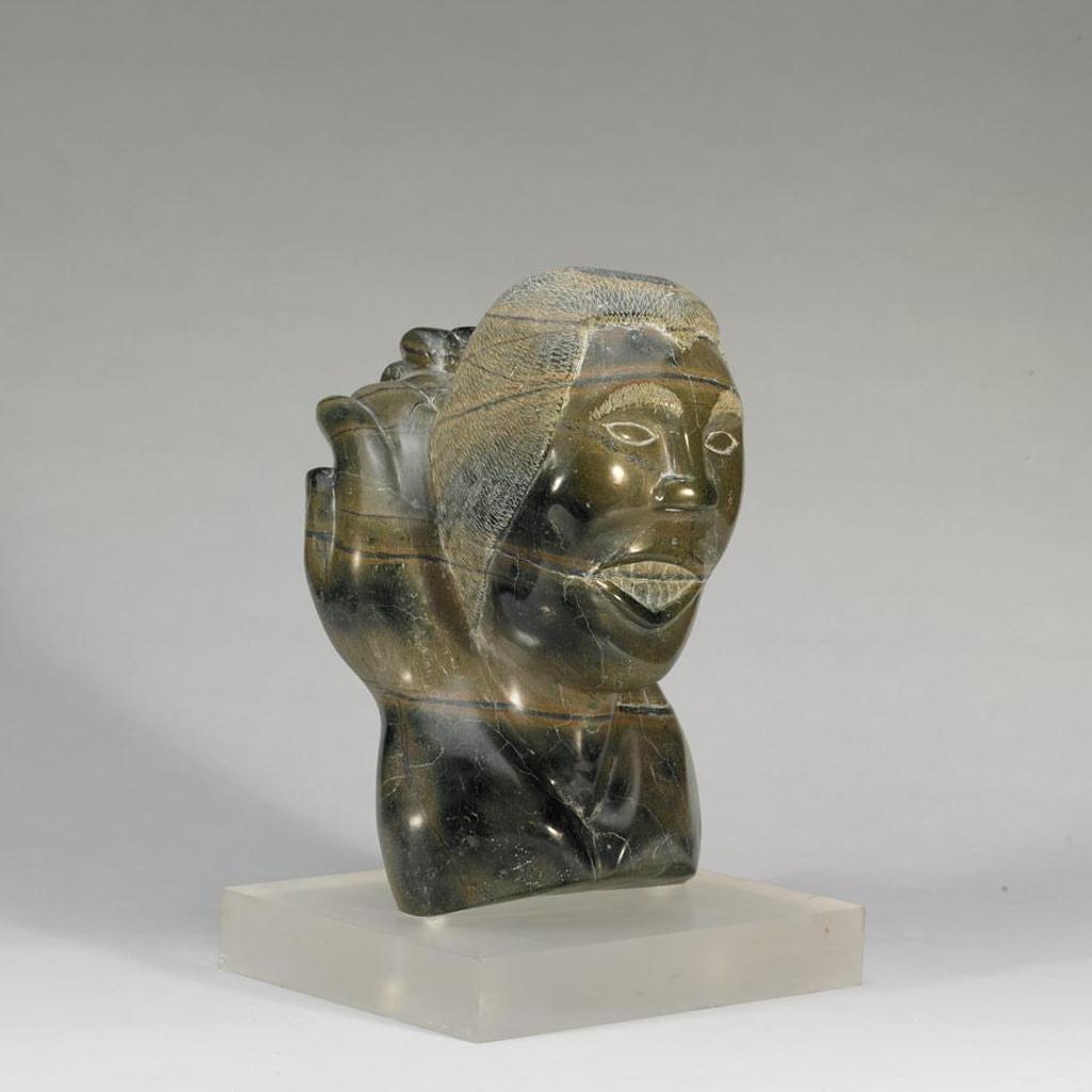 Iqaluk Taqkiasuk (1952) - Head And Hand