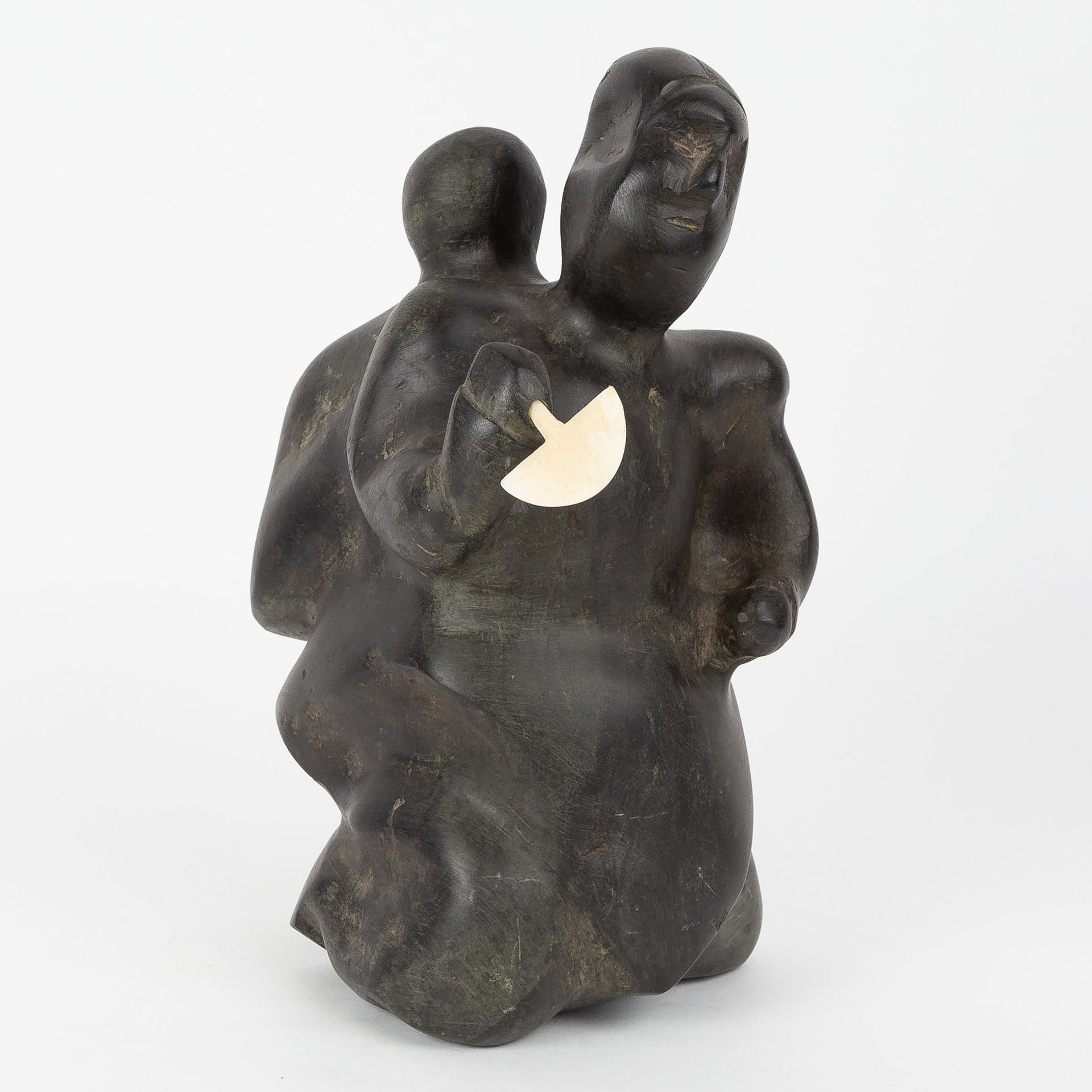 JOHNNY IQULIQ - Mother And Child With Ulu
