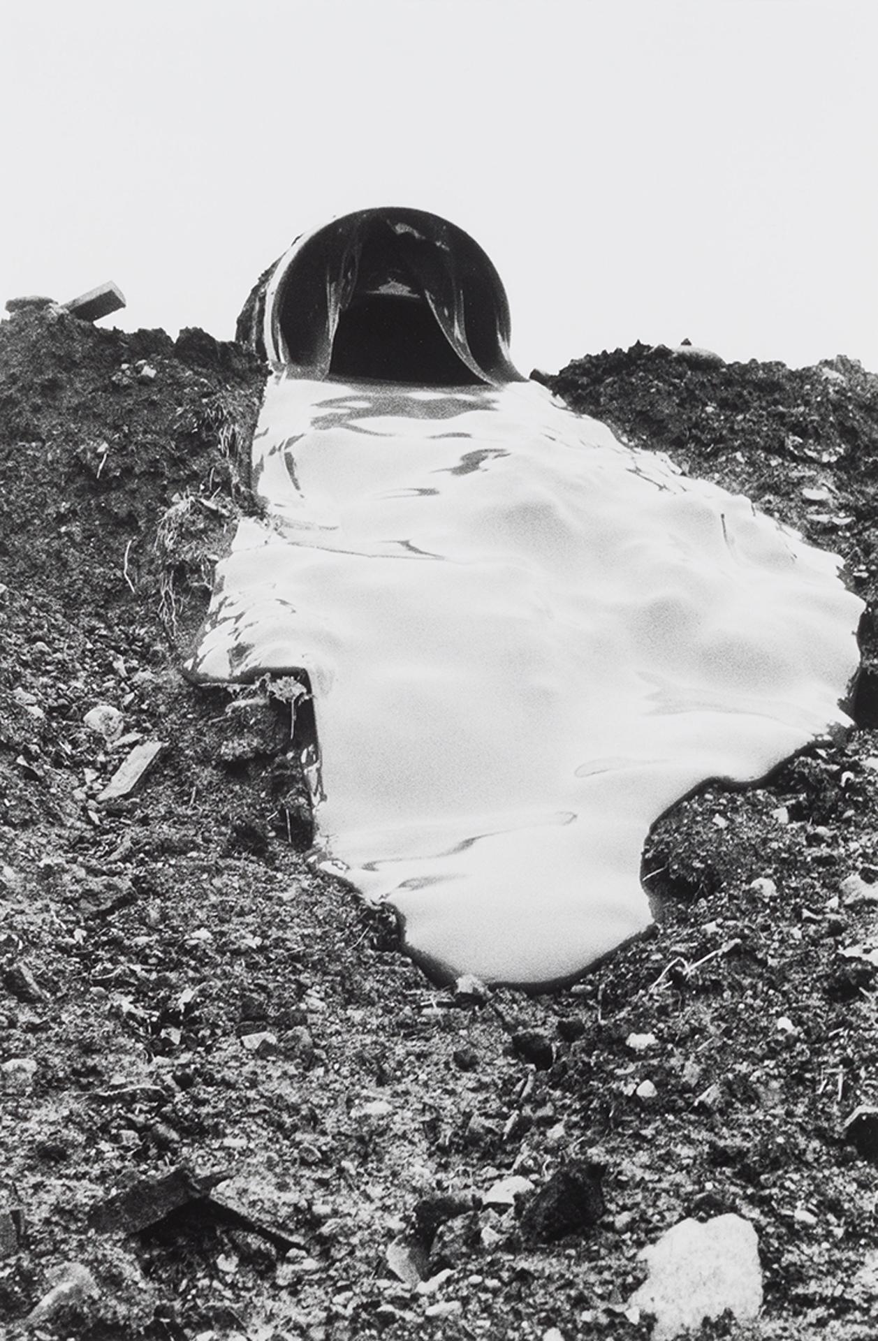 Christos Dikeakos - Glue Pour