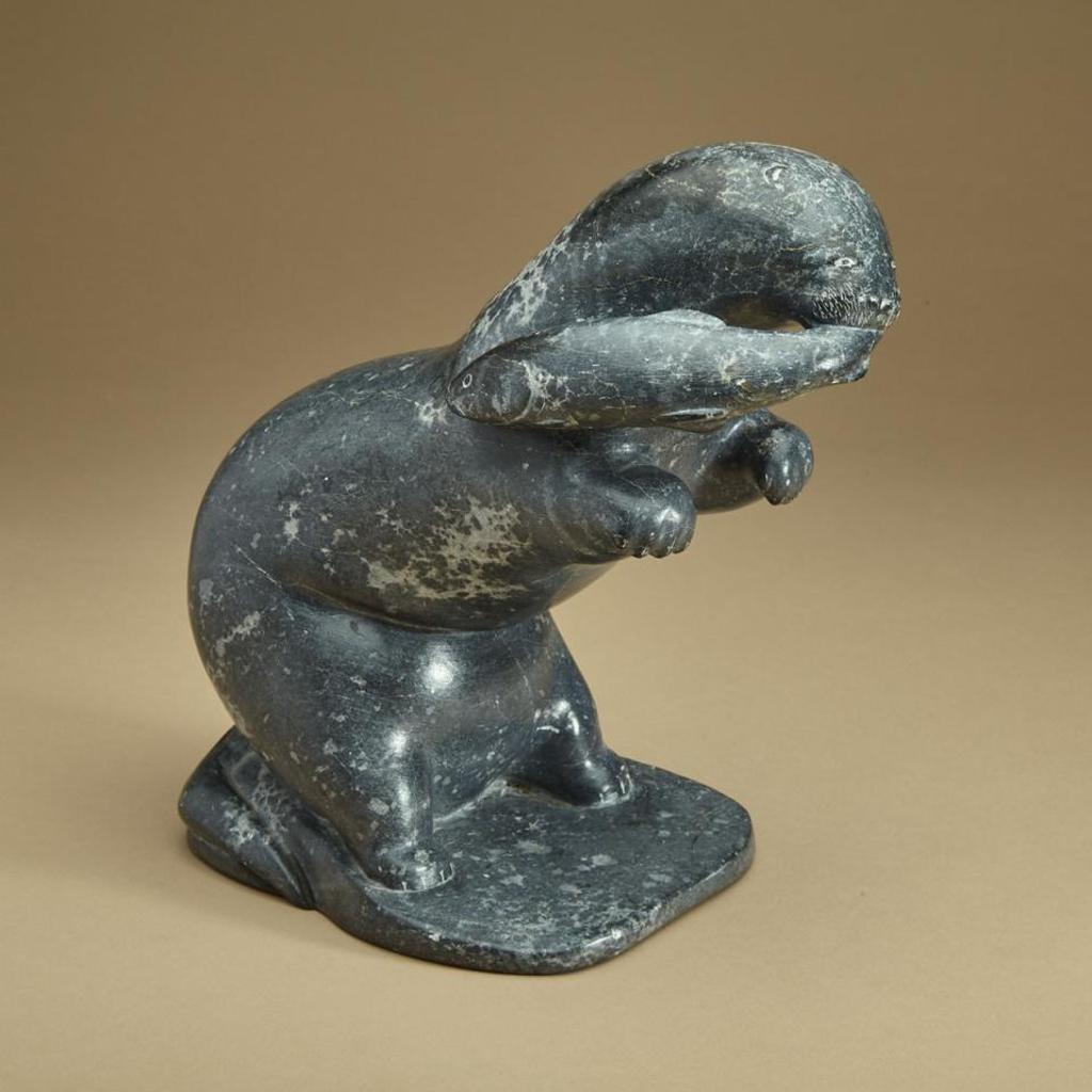 Peter Iqallu Angutikirq (1919) - Otter Eating Fish