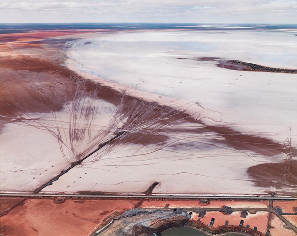 Edward Burtynsky (1955) - Silver Lake Operations #12, Lake Lefroy, Western Australia 2007