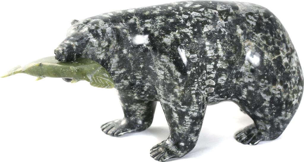 Lyta Josephie (1964) - Walking bear with fish