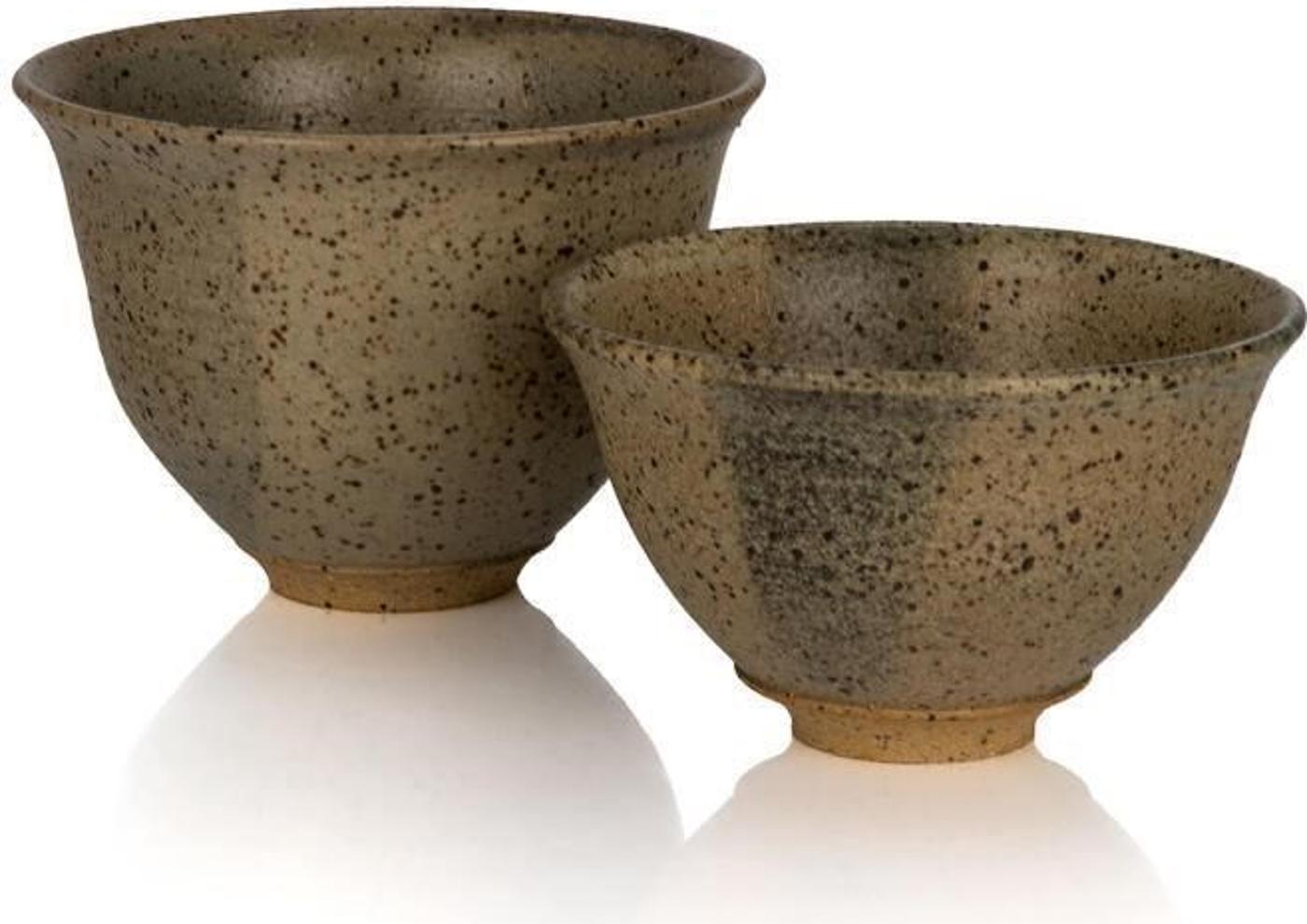 Bruce Cochrane (1953) - Two small green stoneware ceramic bowls