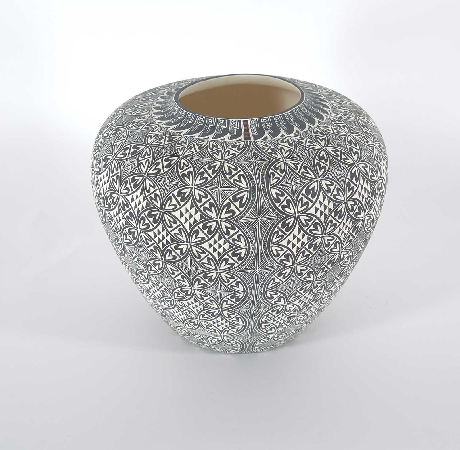 N. Vallo - Acoma Incised Pot