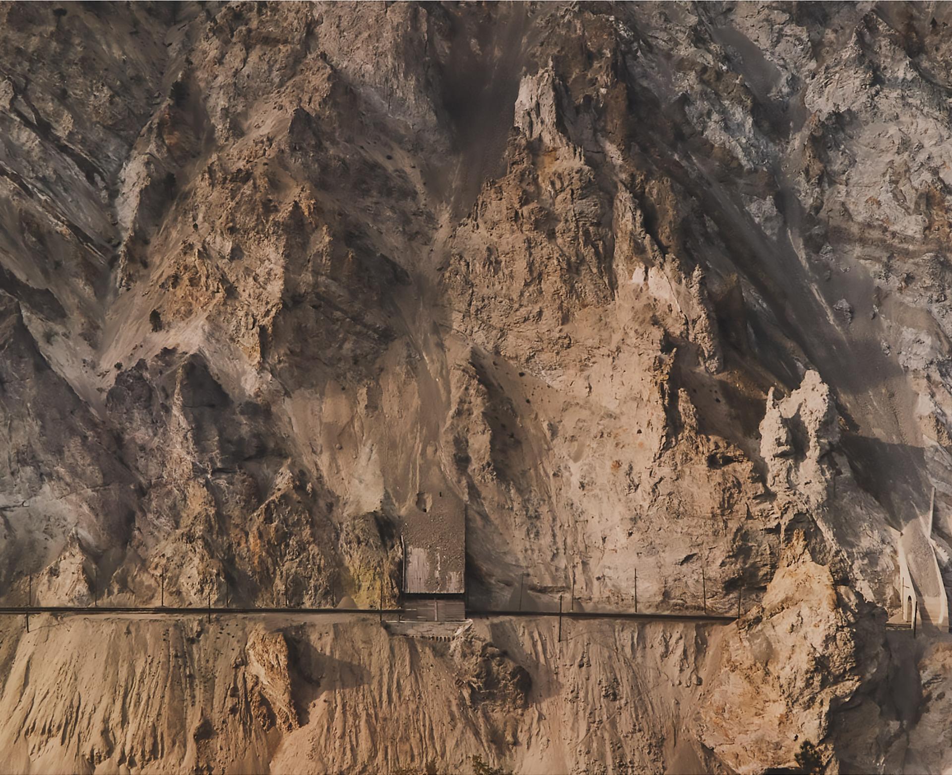 Edward Burtynsky (1955) - Cn Track Along Thomson River, 1985