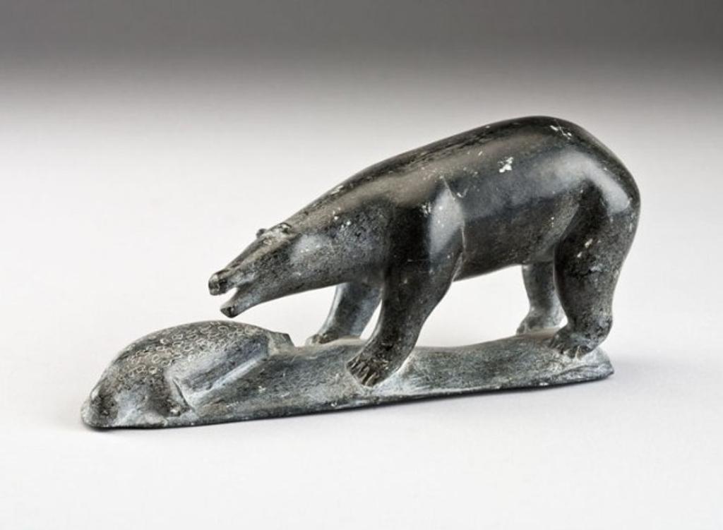 Johnny Pilurtuut (1928) - Bear attacking a seal