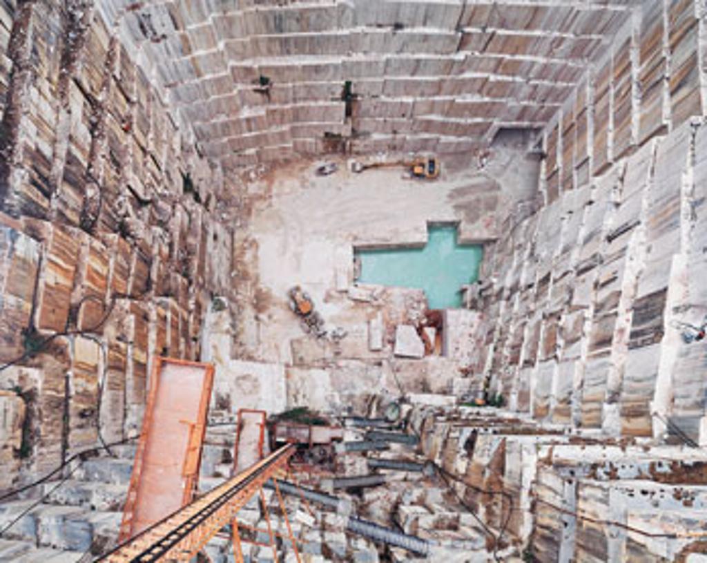 Edward Burtynsky (1955) - Iberia Quarries #8, Pardais, Portugal