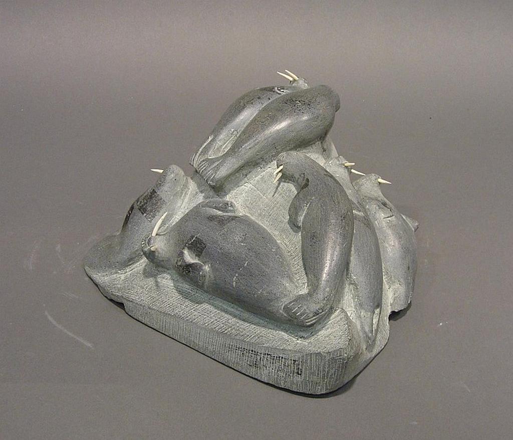 Johnny Malliki (1936-1995) - Beach a grey soapstone
