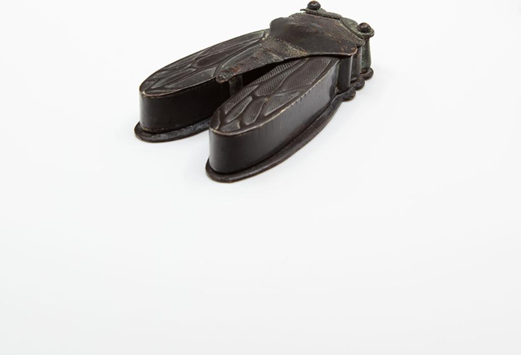 Chinese Art - A Chinese Repousse Silver 'Cicada' Snuff Box, Qianlong Mark, 19th Century