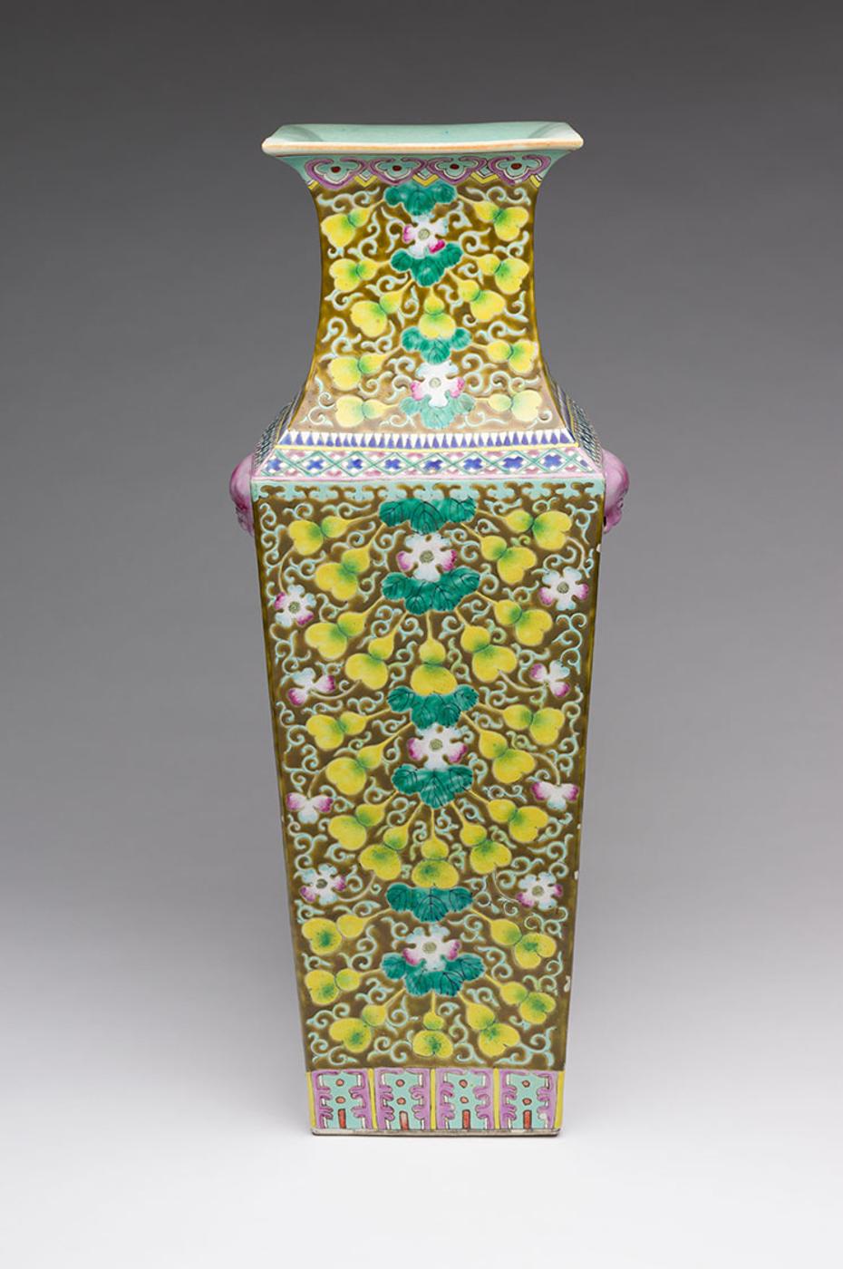 Chinese Art - A Chinese Famille Rose Faceted Vase, Republican Period, Early 20th Century