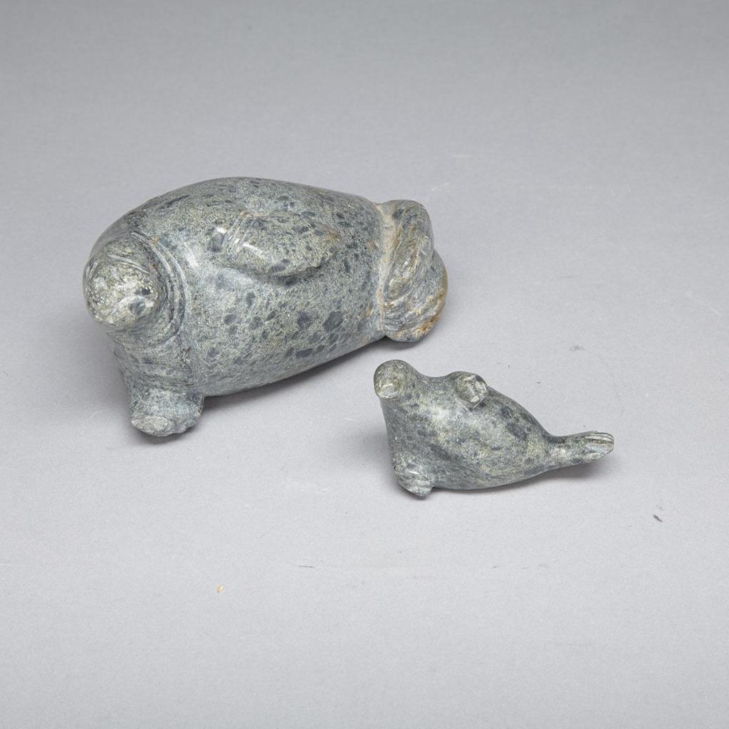 Seetee Natsiapik (1939) - Walrus And Seal