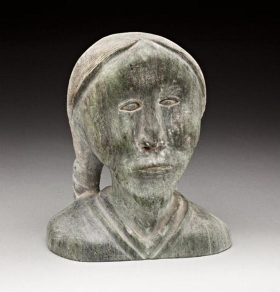 Pauloosie Enuaraq (1911-1977) - Clyde River, Portrait head of a woman with braids, ca. early 1970s