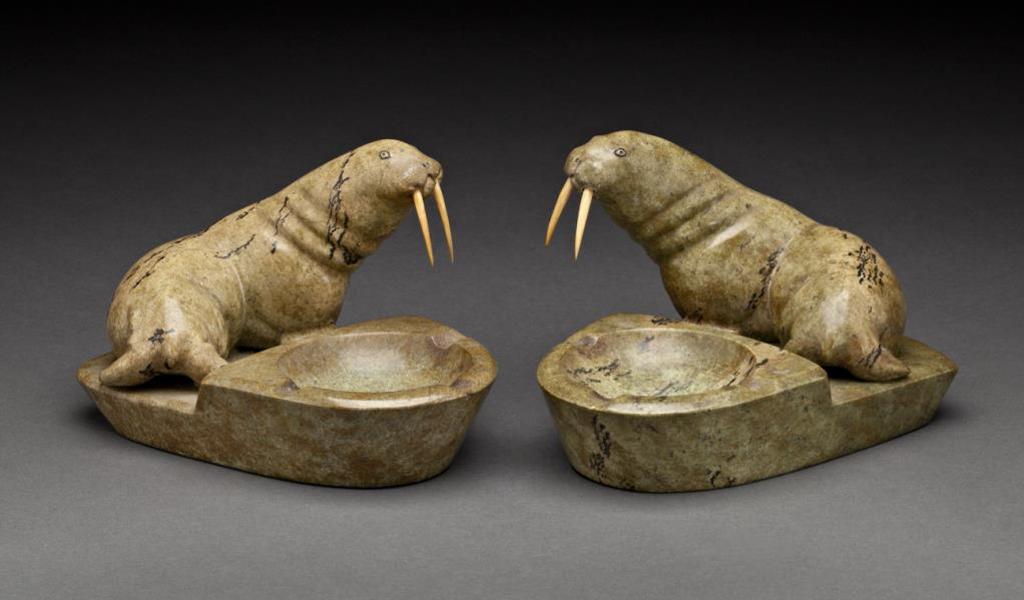 Mosesie Kolola (1930-1985) - Pair of Ashtrays with Walruses