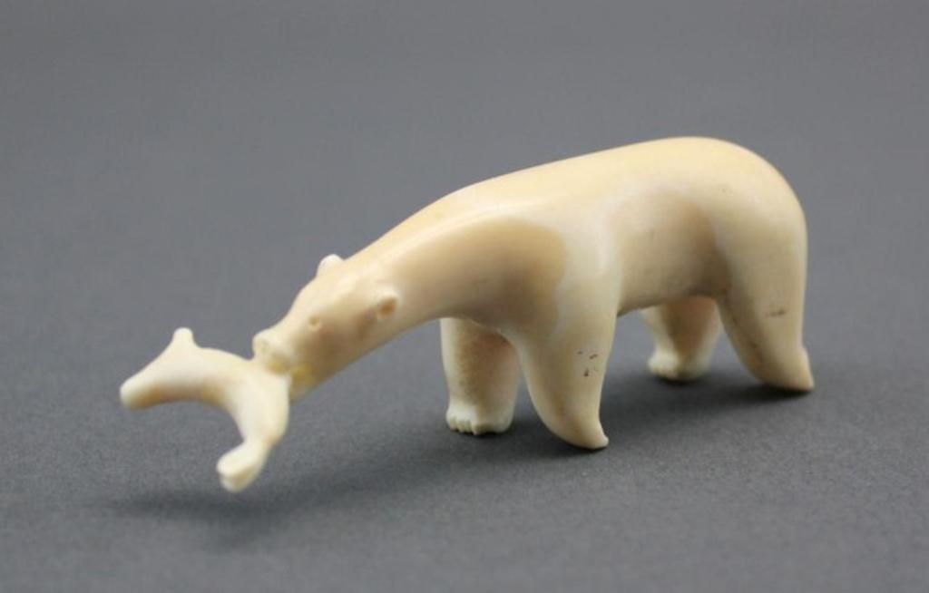 Timothy Qayaqsaaq (1915) - 1.25 x .75 x 3.75 in