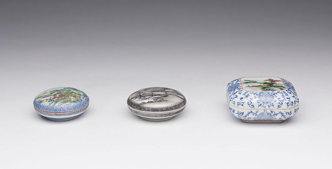Chinese Art - Three Chinese Famille Rose 'Landscape' Seal Paste Boxes and Covers, Republican Period