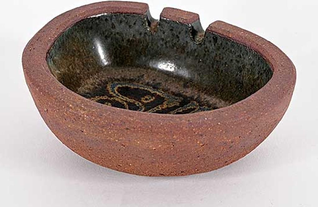 Edward Drahanchuk (1939) - Untitled - Ashtray with Abstract Design and Blue Glaze