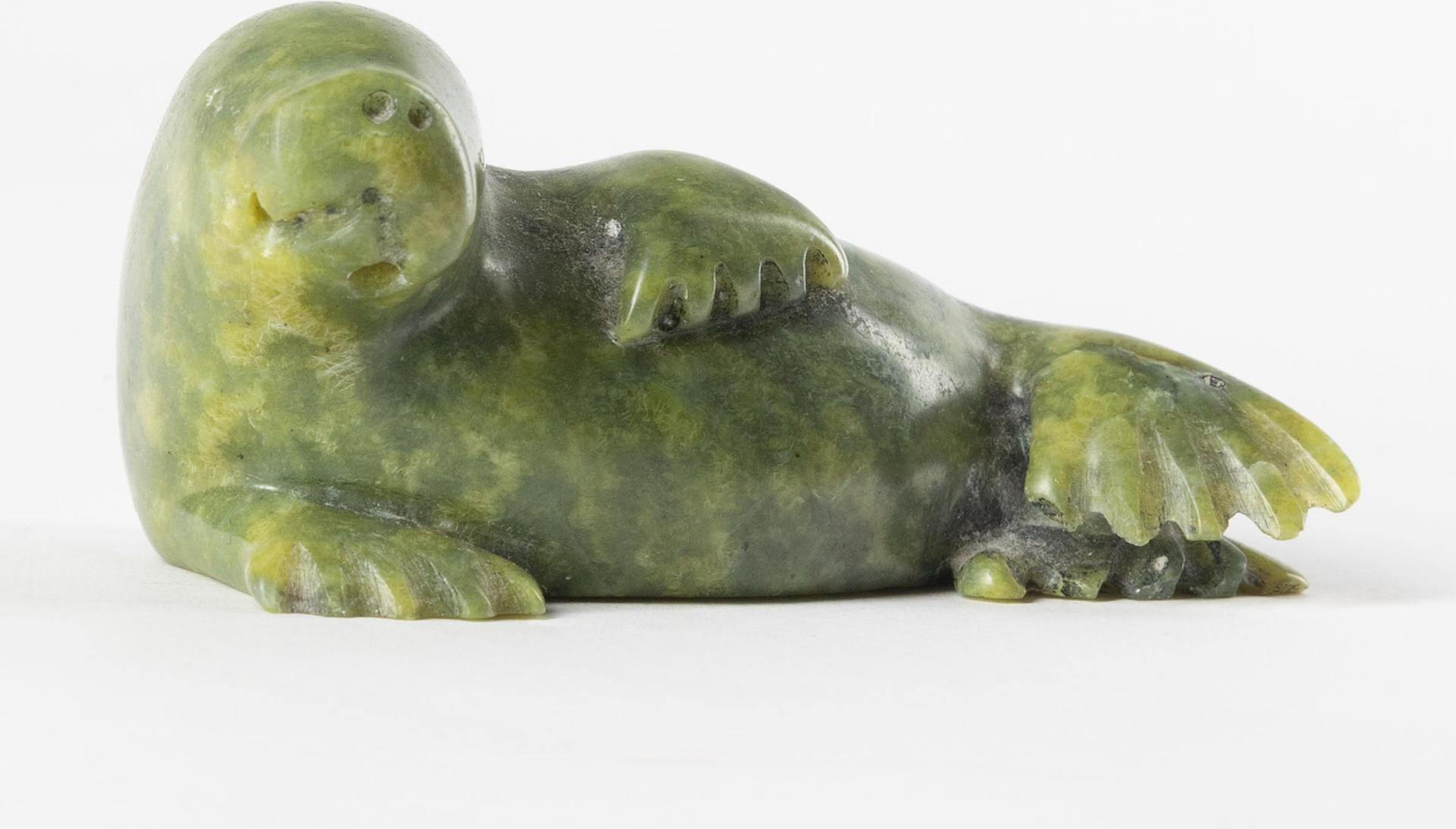 Kingwatsiak Qinnuayuak - Reclining Seal