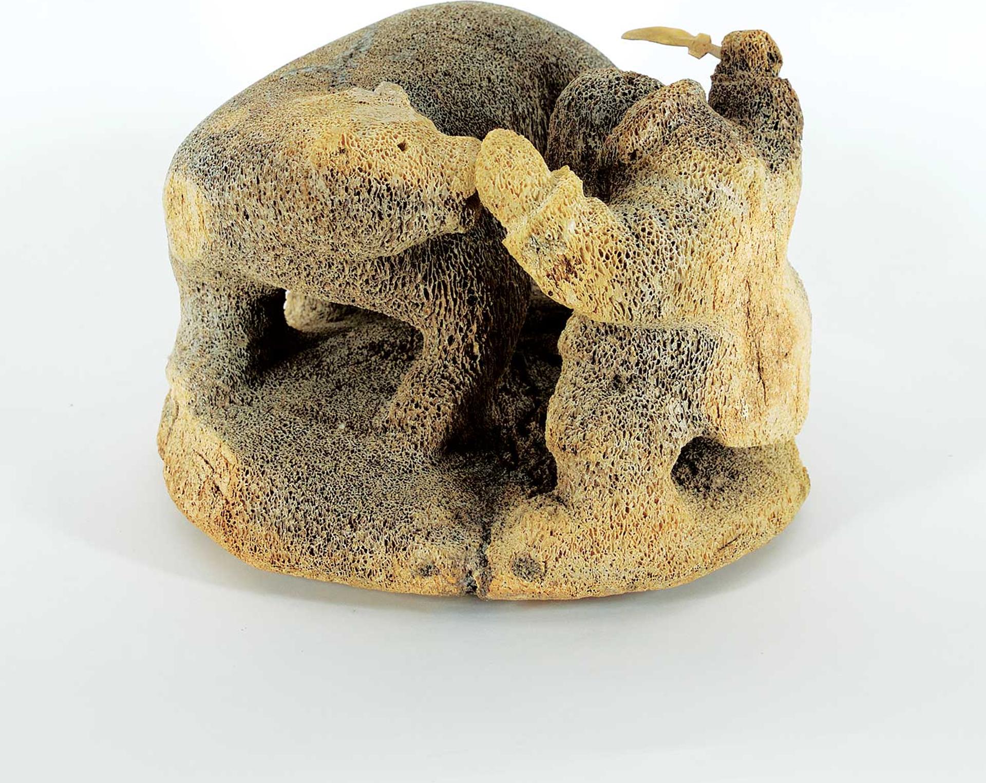 Rupee Natsiapik (1933) - Hunter and Bear