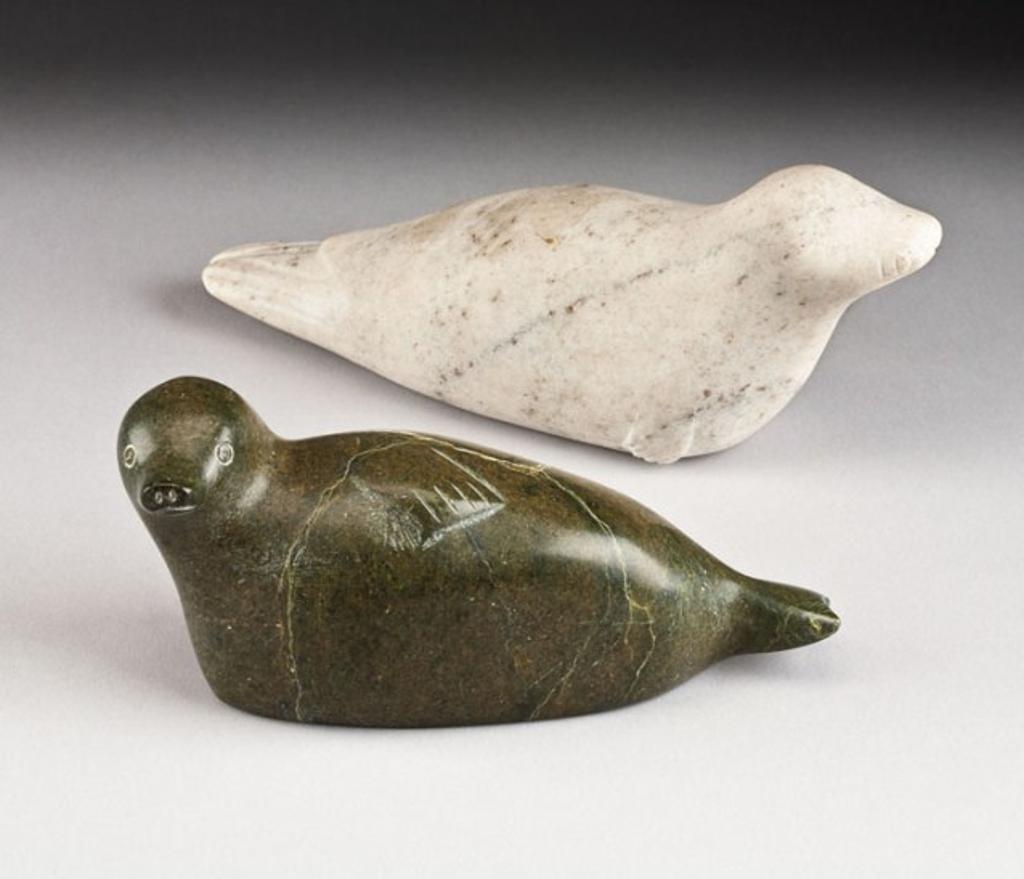 Sarah Avingaq Udlayuruluk (1940) - Reclining seal