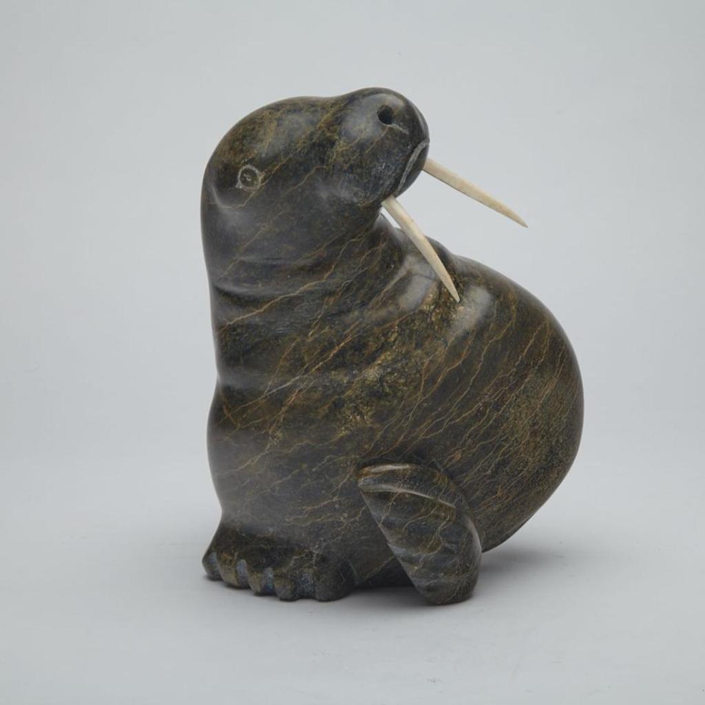 Echalook Takiluq - Seated Walrus
