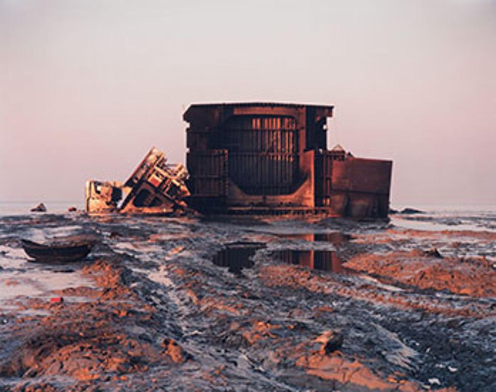 Edward Burtynsky (1955) - Shipbreaking #1, Chittagong, Bangladesh