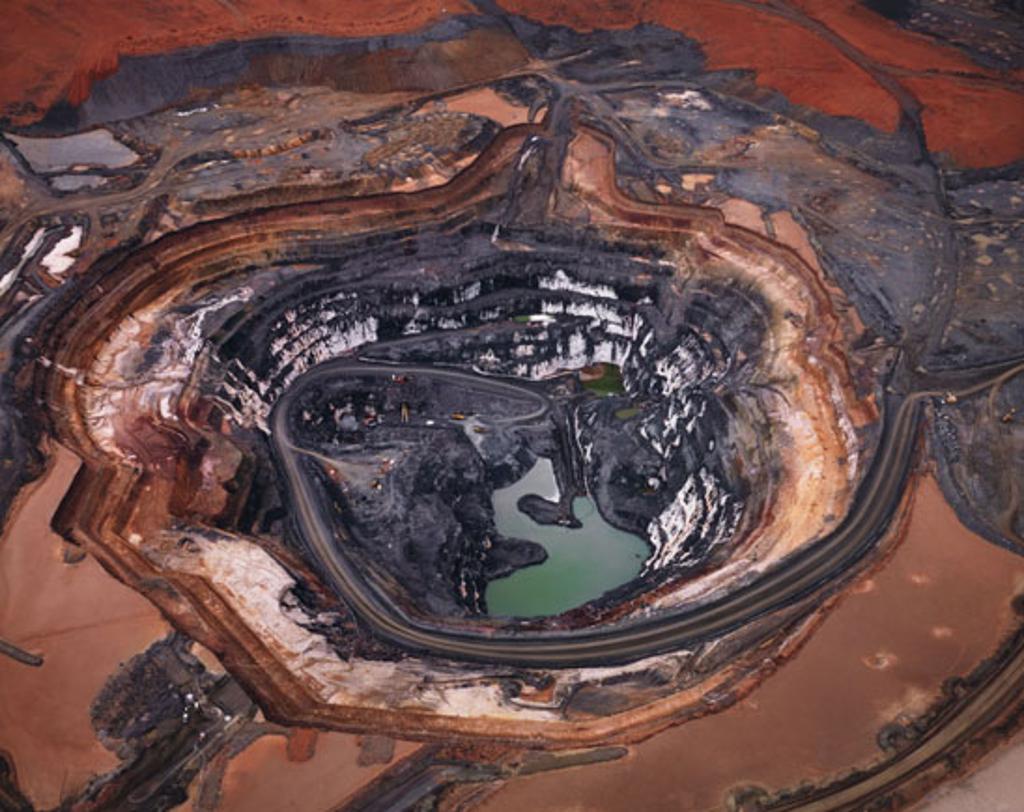 Edward Burtynsky (1955) - Silver Lake Operations #1, Lake Lefroy, Western Australia