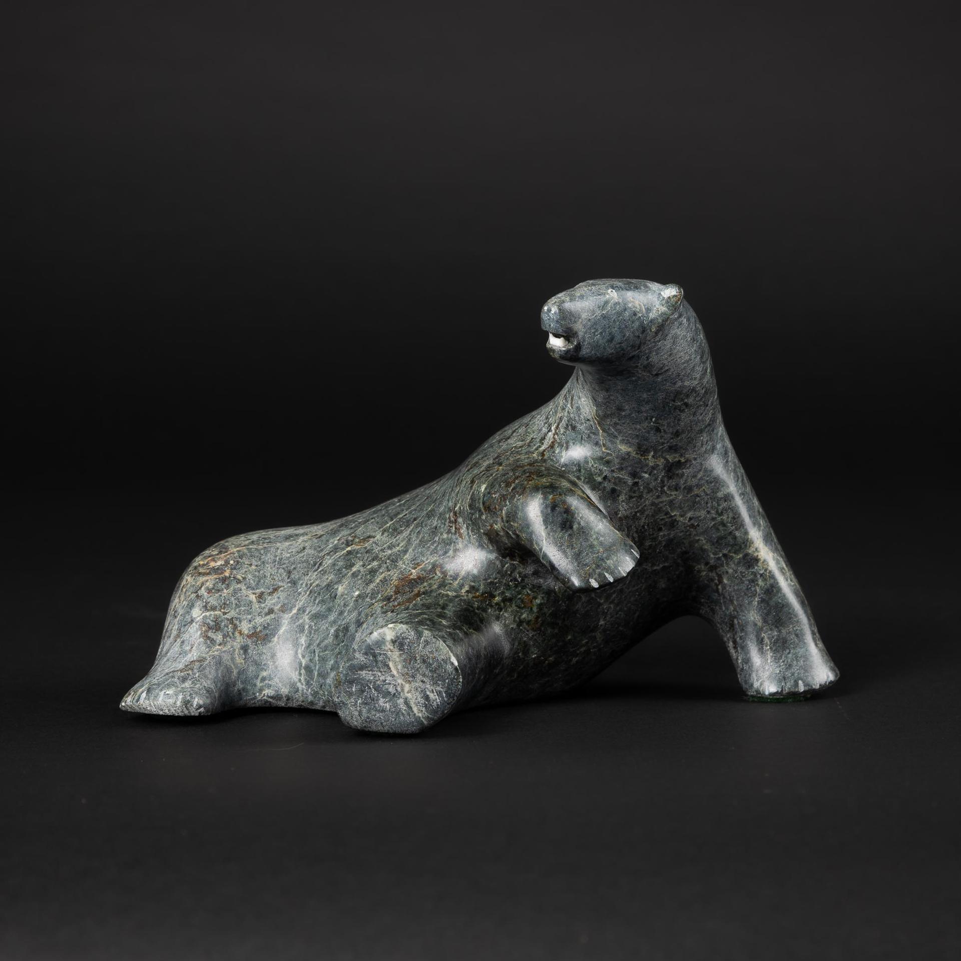Andy Mamgark (1930-1997) - Reclining Bear