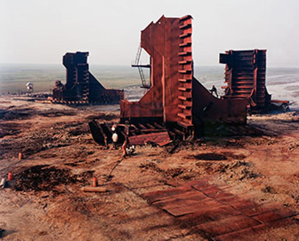 Edward Burtynsky (1955) - Shipbreaking #27 with Cutter, Chittagong, Bangladesh, 2001