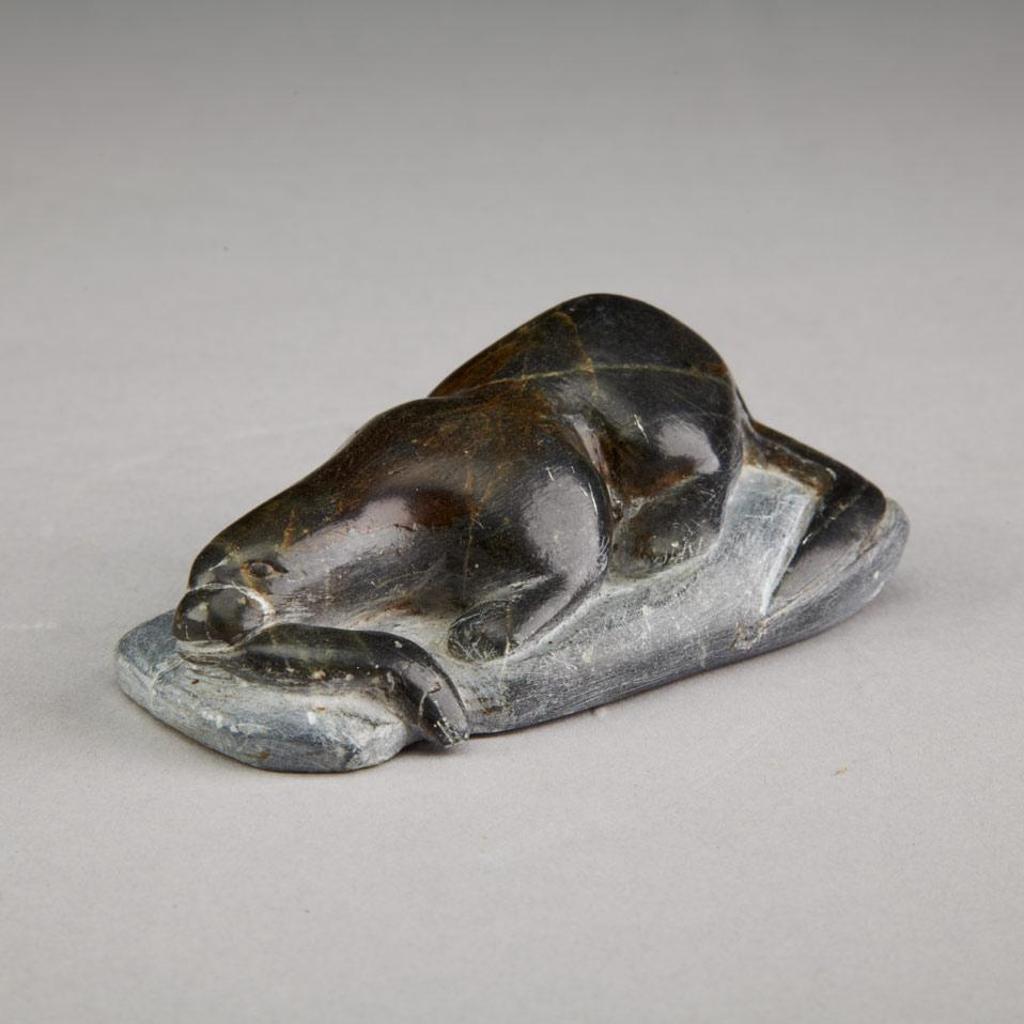 Davidialuk Alasua Amittu (1910-1976) - Seal Eating