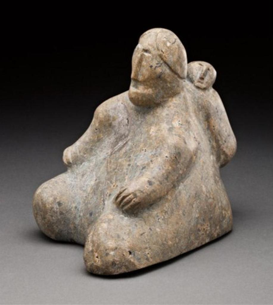 Elizabeth Nutaraaluk Aulatjut (1914-2002) - Grey-brown stone